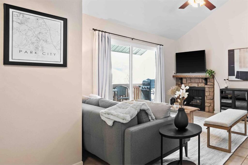 Cozy Top Floor Condo With Mountain Views Park City Kültér fotó